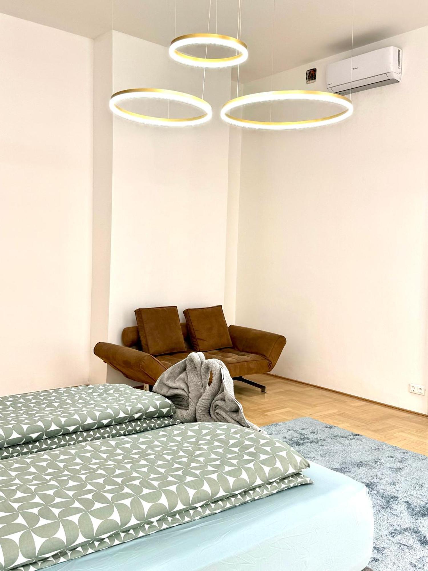 Opera Vienna Apartment 145 M2 Екстер'єр фото
