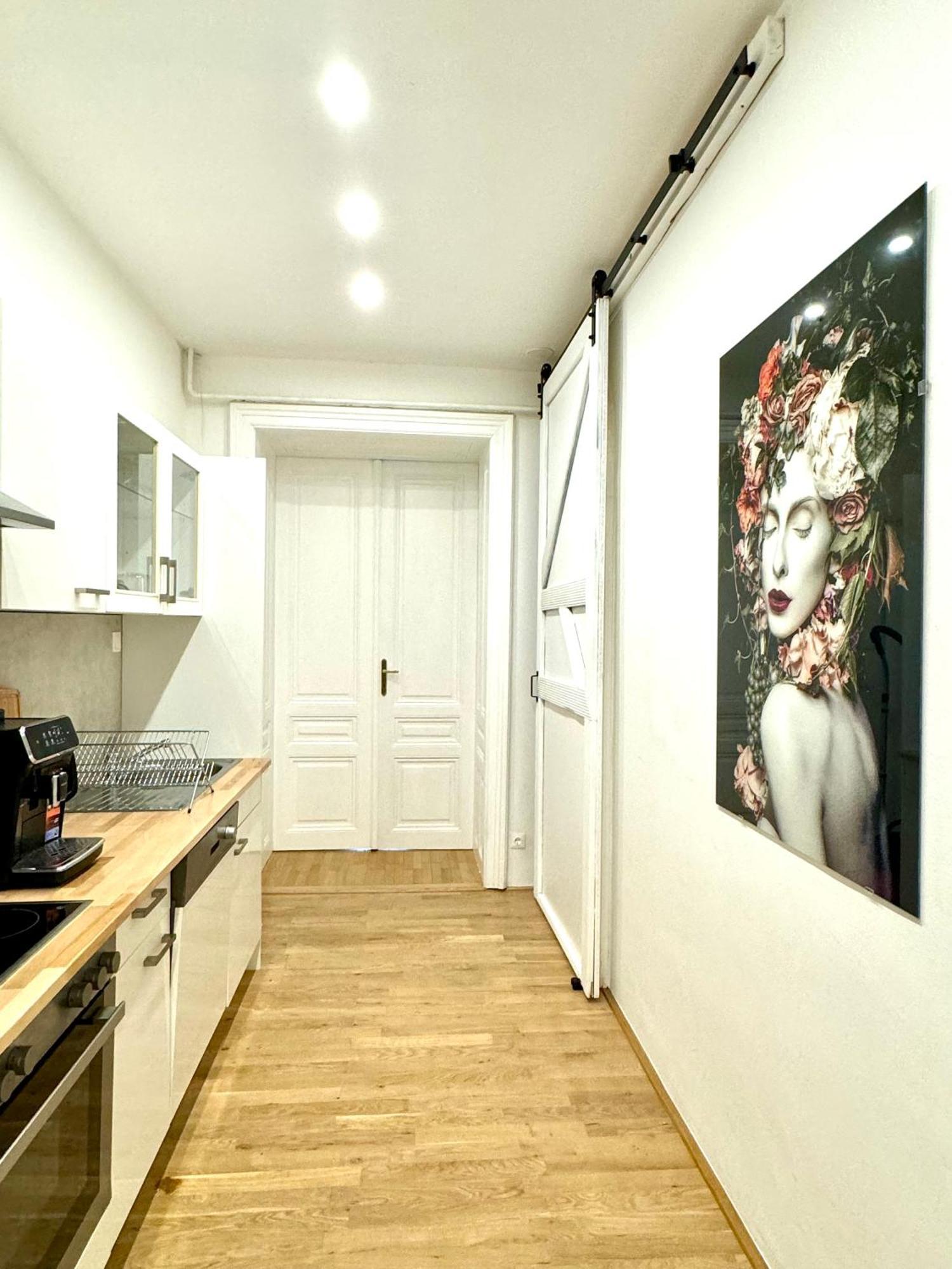 Opera Vienna Apartment 145 M2 Екстер'єр фото